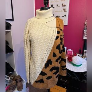 Leopard cold shoulder/turtleneck